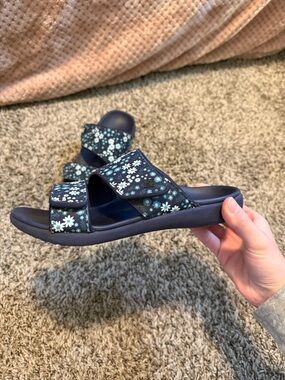 Spenco Navy Floral Slide Sandals